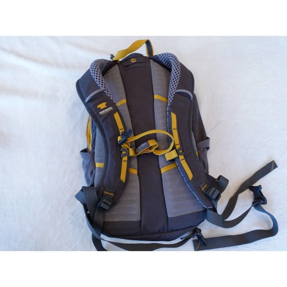 Mountainsmith Clear Creek 18L Hiking Camping School Work Laptop Daypack Backpack